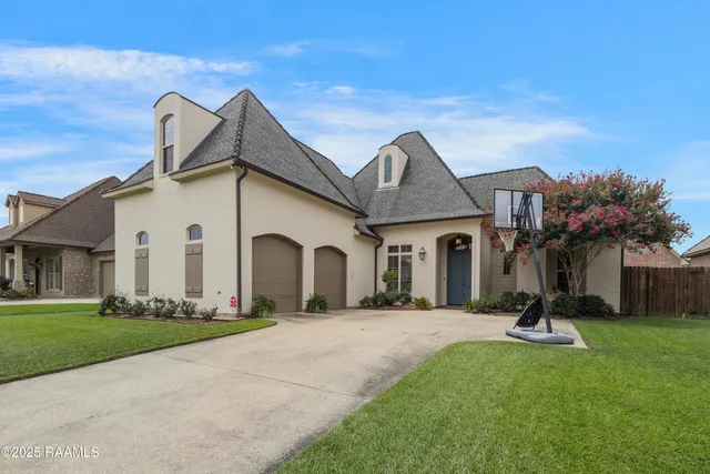 $519,000 | 102 Hennessy Drive, Lafayette, LA 70508