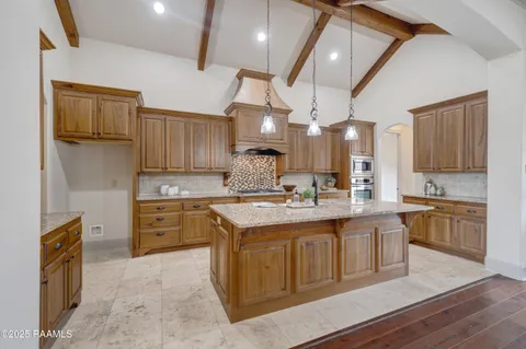 $519,000 | 102 Hennessy Drive, Lafayette, LA 70508