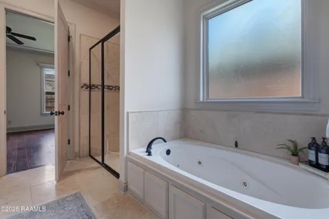 $519,000 | 102 Hennessy Drive, Lafayette, LA 70508