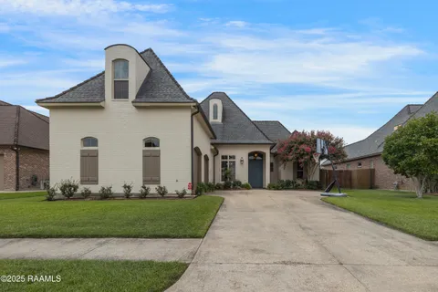 $519,000 | 102 Hennessy Drive, Lafayette, LA 70508