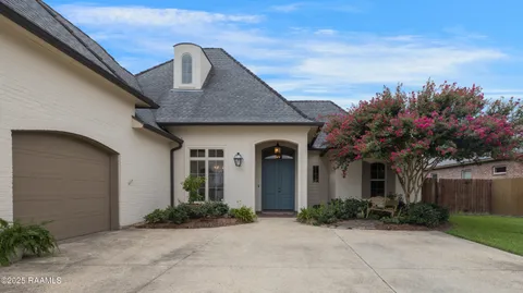$519,000 | 102 Hennessy Drive, Lafayette, LA 70508