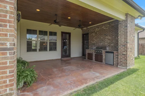 $519,000 | 102 Hennessy Drive, Lafayette, LA 70508