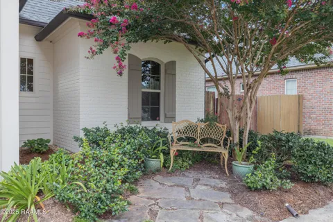 $519,000 | 102 Hennessy Drive, Lafayette, LA 70508