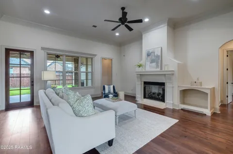 $519,000 | 102 Hennessy Drive, Lafayette, LA 70508