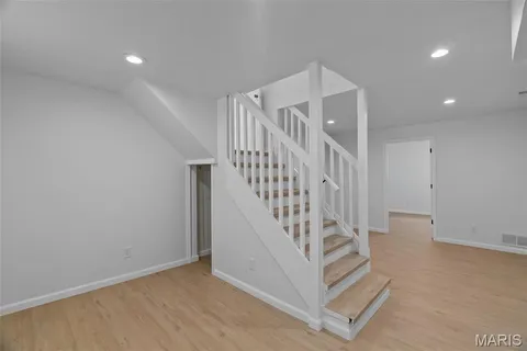 $384,900 | 2800 Manderly Drive, St. Louis, MO 63144