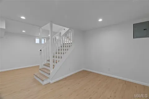 $384,900 | 2800 Manderly Drive, St. Louis, MO 63144