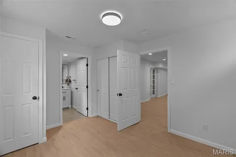 $384,900 | 2800 Manderly Drive, St. Louis, MO 63144