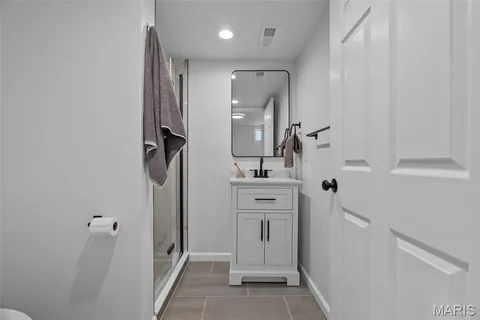 $384,900 | 2800 Manderly Drive, St. Louis, MO 63144