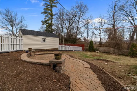 $384,900 | 2800 Manderly Drive, St. Louis, MO 63144