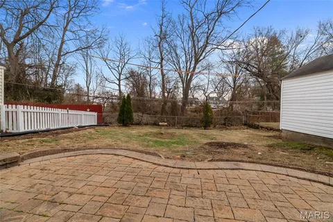 $384,900 | 2800 Manderly Drive, St. Louis, MO 63144