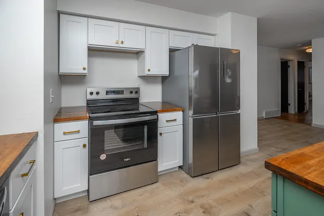 $385,000 | N84W18113 Imperial Court, Menomonee Falls, WI 53051