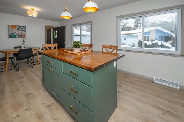 $385,000 | N84W18113 Imperial Court, Menomonee Falls, WI 53051