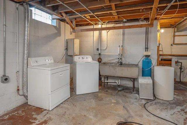 $385,000 | N84W18113 Imperial Court, Menomonee Falls, WI 53051