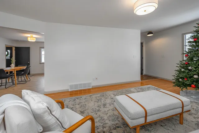 $385,000 | N84W18113 Imperial Court, Menomonee Falls, WI 53051