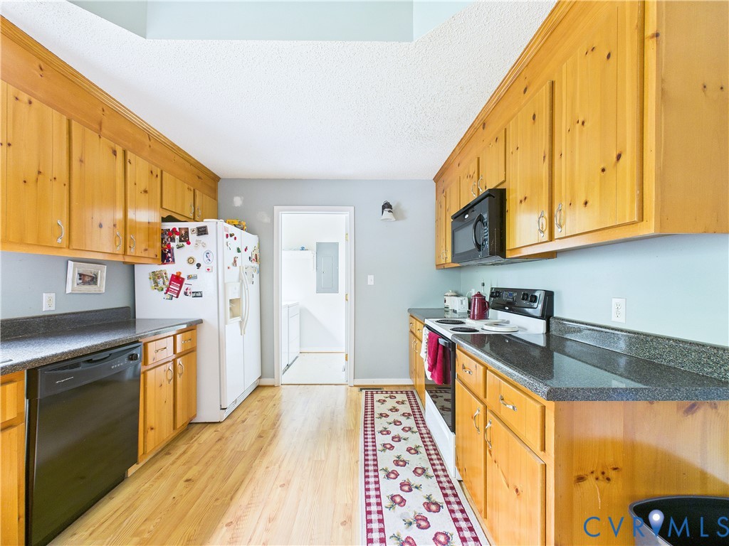 1035 Cole Harbor Road Blackstone, VA 23824 - Photo 18 of 39