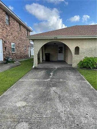 $1,350 | 8506 Deerfield Drive, Chalmette, LA 70043