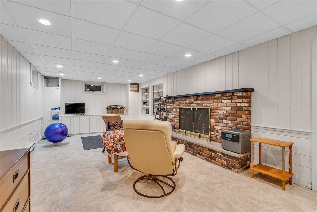 19 Sears Road Wayland, MA 01778 - Photo 33 of 42