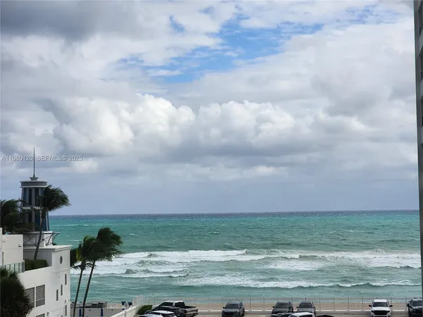 $3,000 | 3505 South Ocean Drive, Unit 407, Hollywood, FL 33019