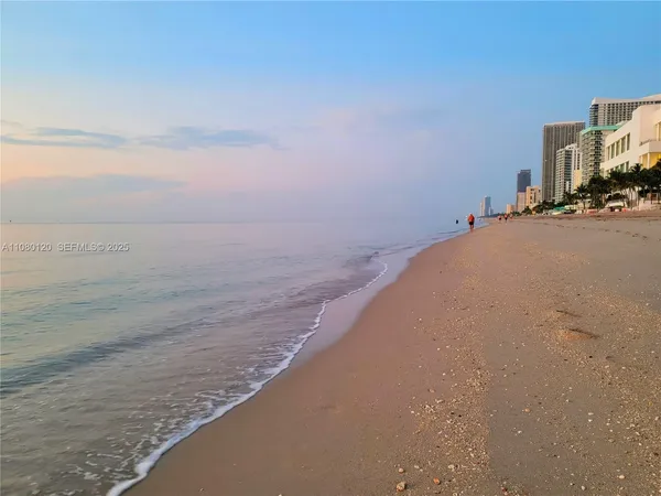 $3,000 | 3505 South Ocean Drive, Unit 407, Hollywood, FL 33019