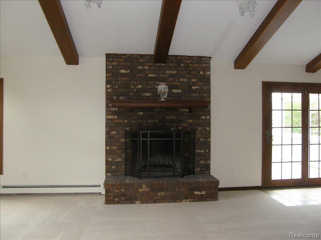 2400 Ray Road Oxford, MI 48370 - Photo 11 of 12 Oxford house 3 039