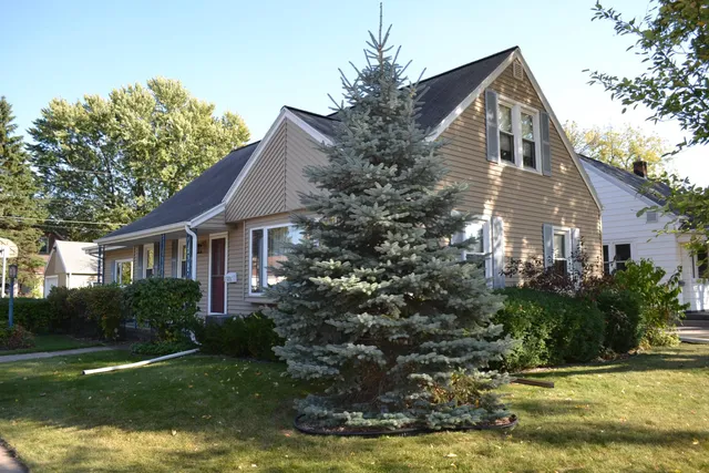 $229,000 | 655 West 19th Avenue, Oshkosh, WI 54902