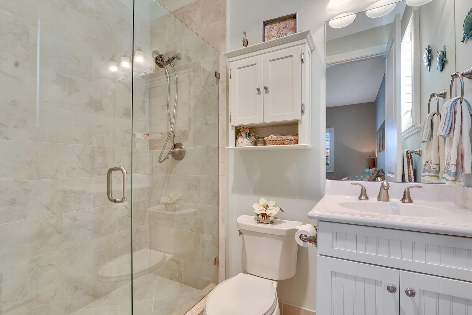 162 Sonata Drive Jupiter, FL 33478 - Photo 30 of 78 Upstairs Guest Bath 3