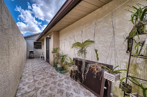 $2,000 | 76 Sandstone Circle, Venice, FL 34293