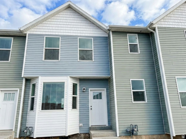 Mid-Row Townhome