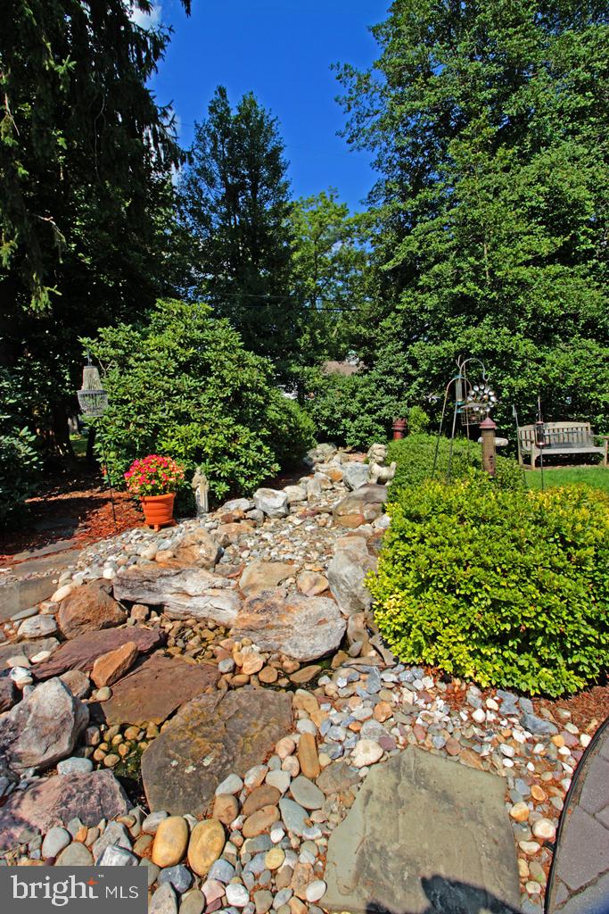 21 West Roseville Road Lancaster, PA 17601 - Photo 17 of 48 Gallery Image 17