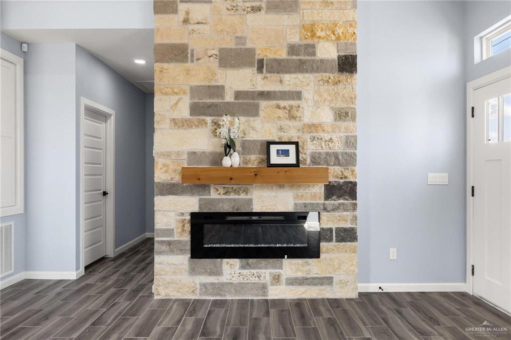 2401 Via Roma Road Weslaco, TX 78596 - Photo 5 of 20