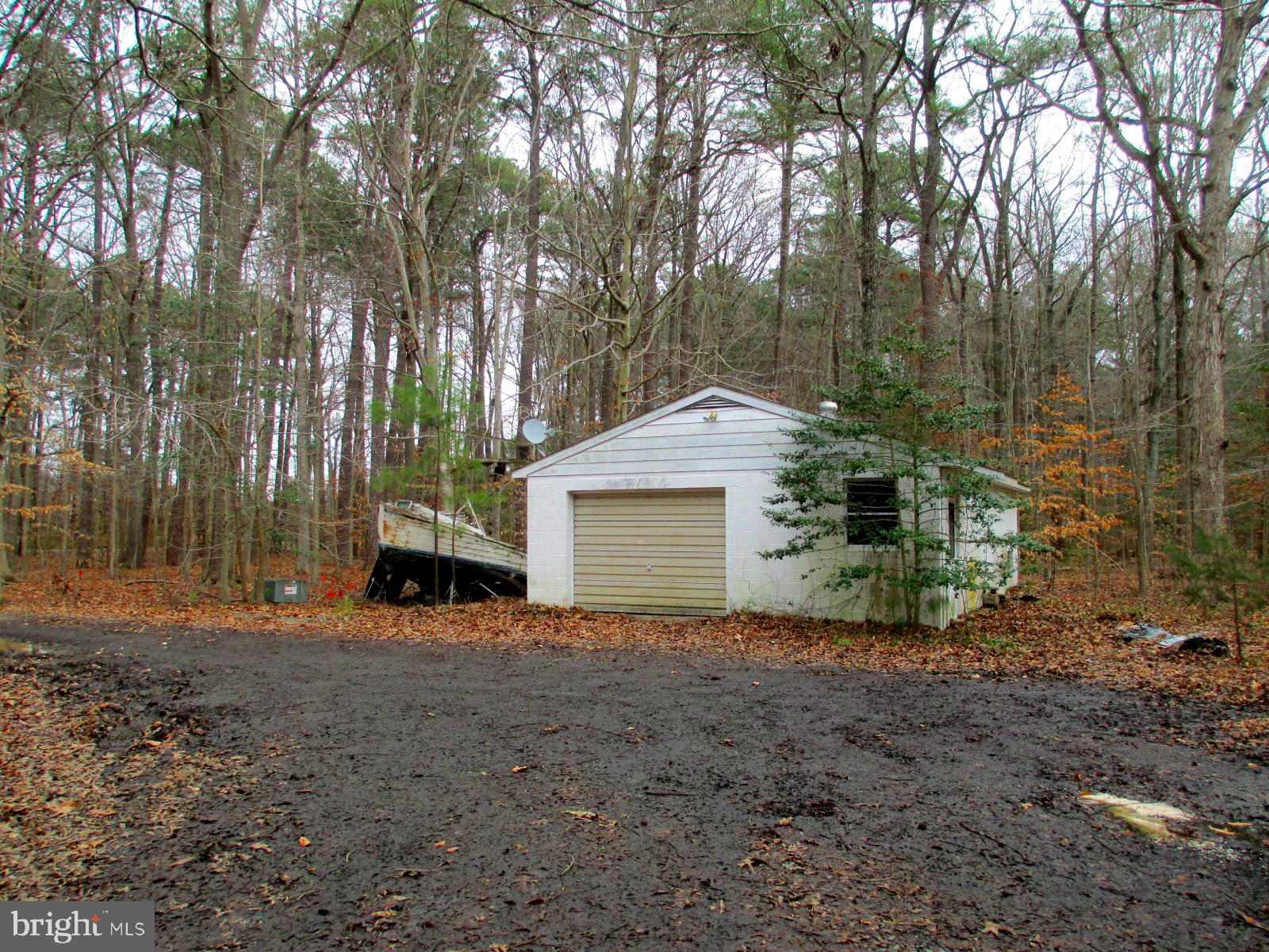 22621 Colonel Leonard Road Rock Hall, MD 21661 - Photo 8 of 25 1 car detached garage with office and workshop