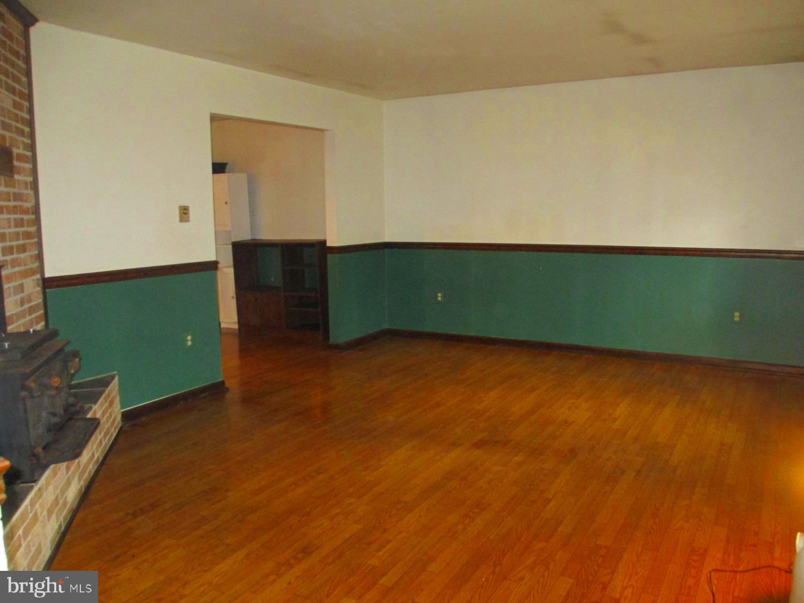 22621 Colonel Leonard Road Rock Hall, MD 21661 - Photo 10 of 25 Living room