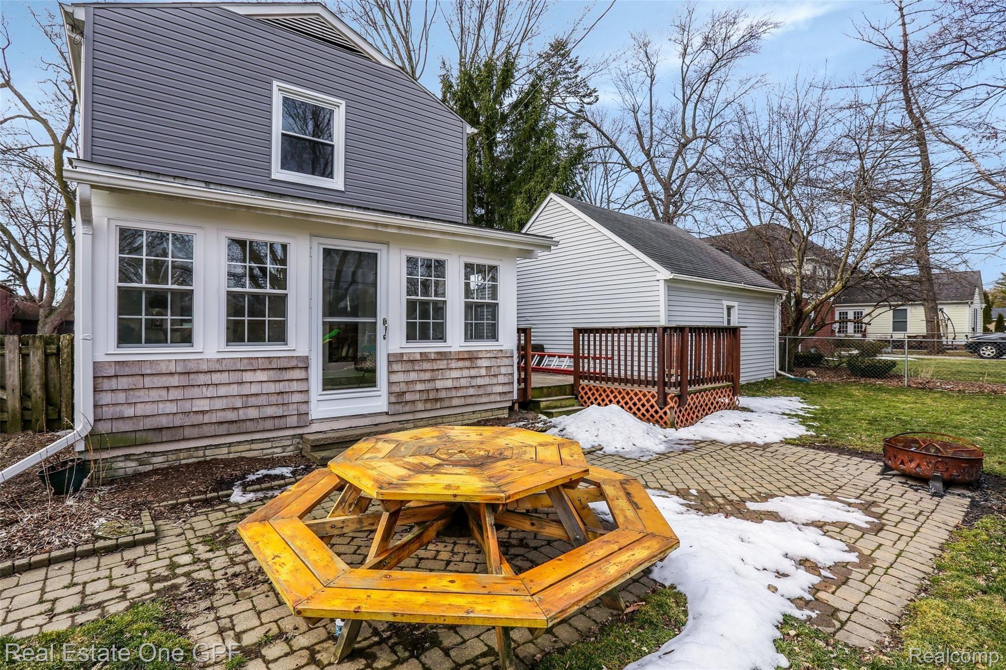 1094 Roslyn Road Grosse Pointe, MI 48236 - Photo 30 of 41 1094 Roslyn Rd0008.jpg