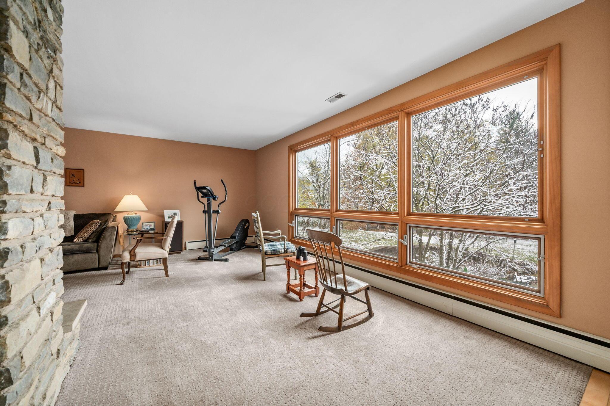 375 Home Road Delaware, OH 43015 - Photo 5 of 97 Family Room