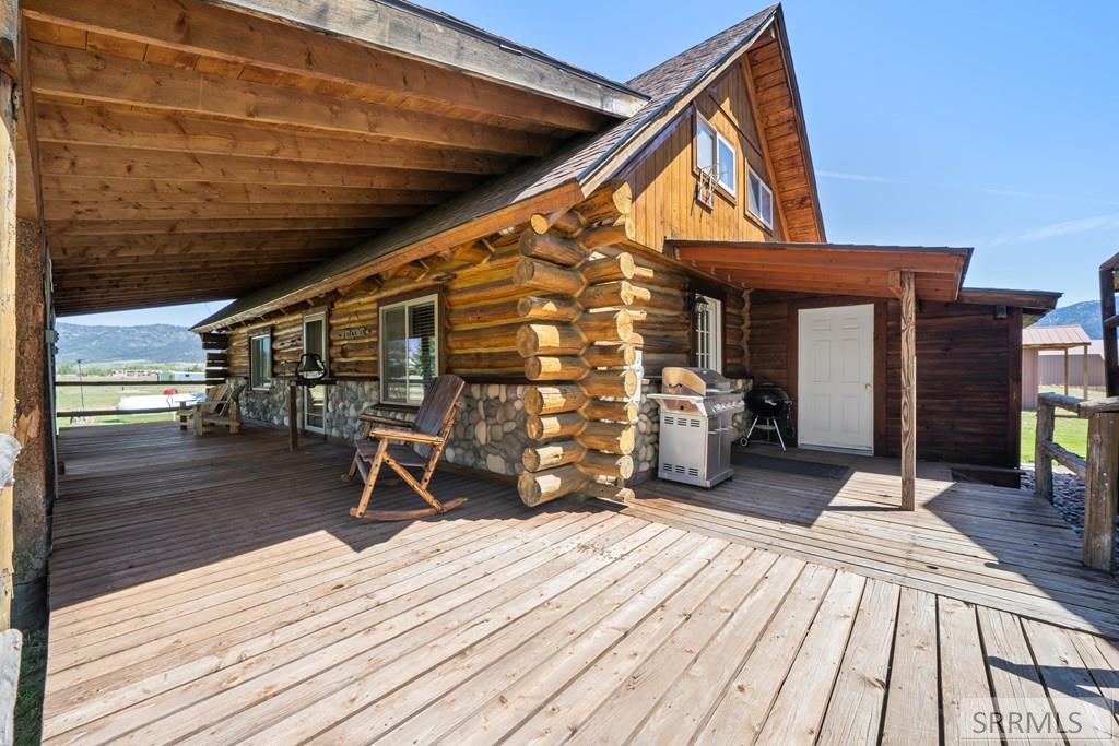 102 Valley Drive Irwin, ID 83428 - Photo 4 of 34