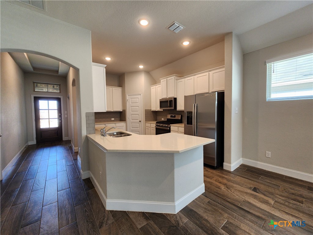 1324 Spring Row Street New Braunfels, TX 78132 - Photo 4 of 28
