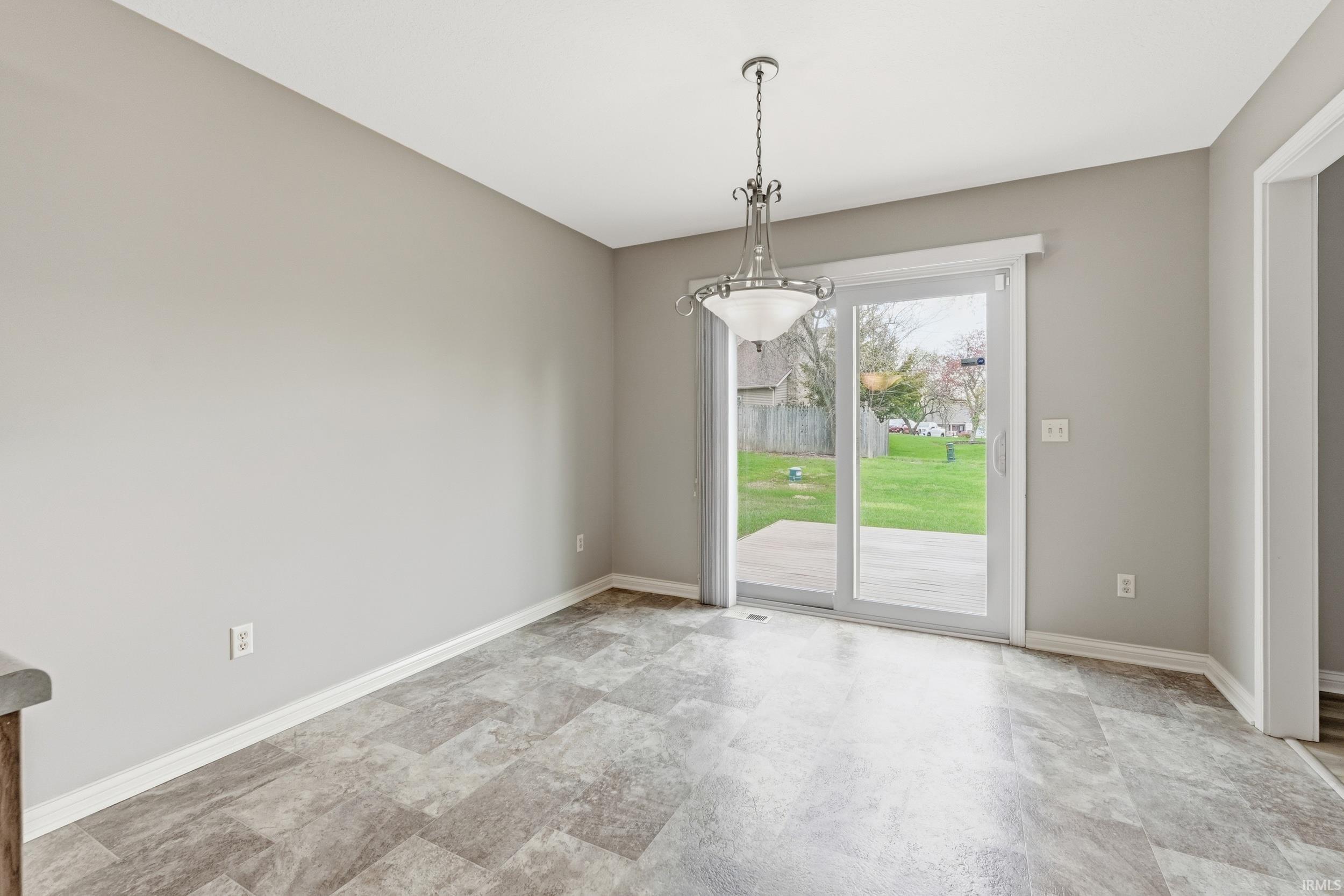 2327 Barcroft Court Fort Wayne, IN 46804 - Photo 14 of 36