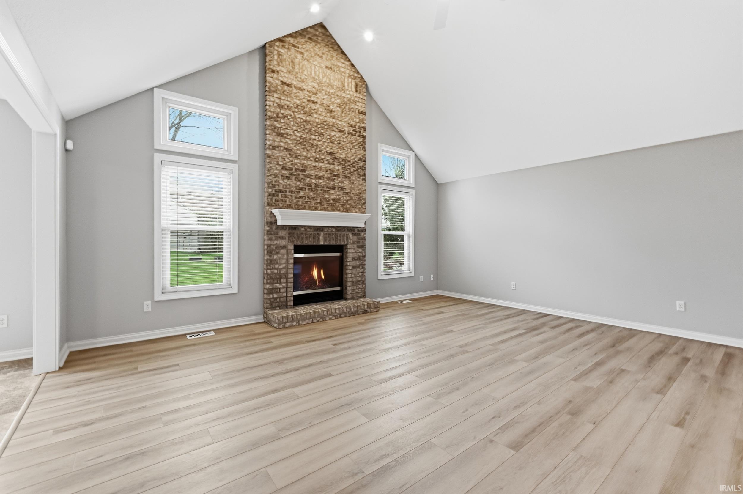 2327 Barcroft Court Fort Wayne, IN 46804 - Photo 5 of 36