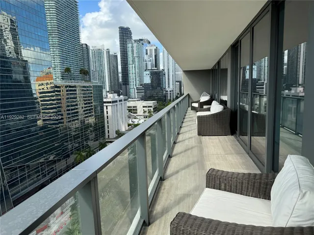 $6,000 | 1451 Brickell Avenue, Unit 1105, Miami, FL 33131