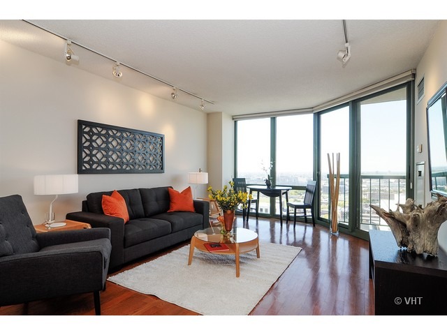 111 West Maple Street, Unit 2308 Chicago, IL 60610 - Photo 3 of 10