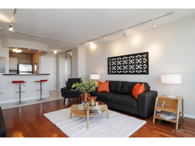 111 West Maple Street, Unit 2308 Chicago, IL 60610 - Photo 5 of 10