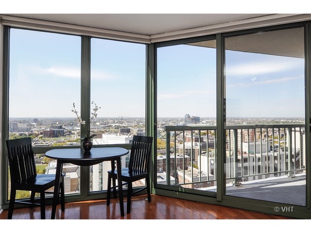 111 West Maple Street, Unit 2308 Chicago, IL 60610 - Photo 6 of 10