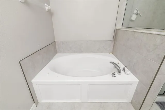 $2,195 | 621 Royal Empress Drive, Ruskin, FL 33570