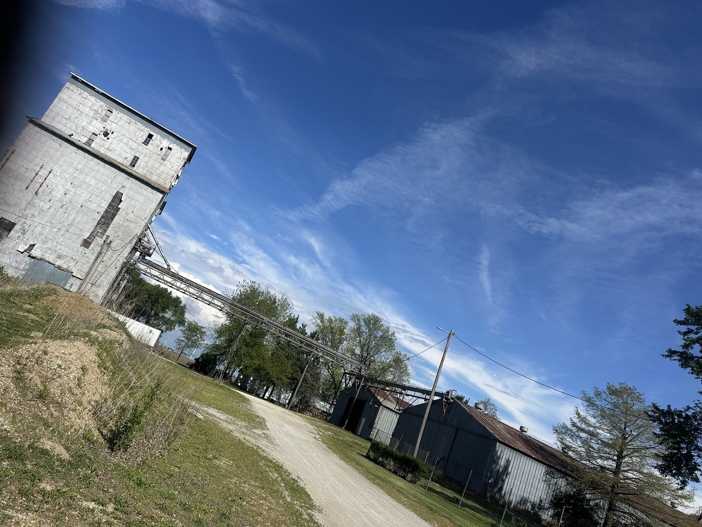 4499 North 3200 East Road Arrowsmith, IL 61722 - Photo 8 of 20 a view of a room with wooden floor