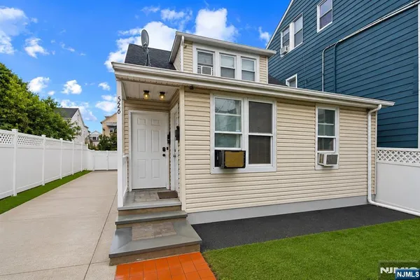 $599,999 | 526 East 25th Street, Paterson, NJ 07514