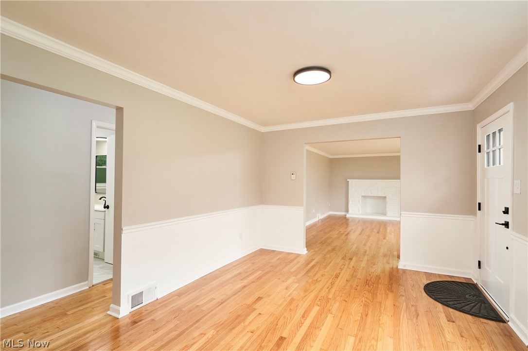 3265 Ridgewood Road Fairlawn, OH 44333 - Photo 6 of 20 Dining Room View into the Living Room