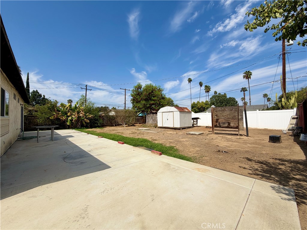 1885 Illinois Avenue Riverside, CA 92507 - Photo 22 of 30 Backyard