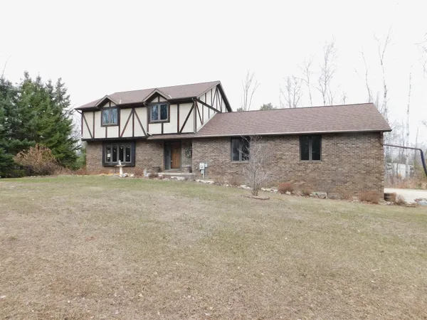 $2,000,000 | 2454 Forest Meadows Court, Green Bay, WI 54313