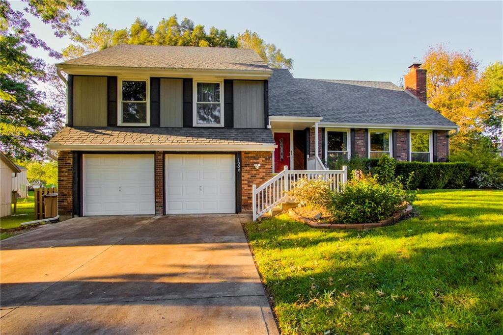 1004 Silver Lake Drive, Raymore, MO 64083 Compass