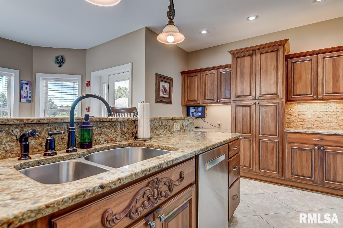 380 Bourbon Street Springfield, IL 62707 - Photo 9 of 50 Gallery Image 9